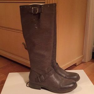Taupe/ Grayish Colored Size 8 Boots